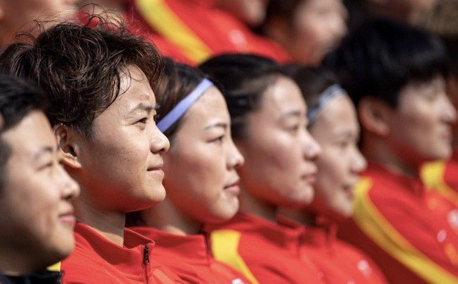 女人被啪到高潮gif无遮挡